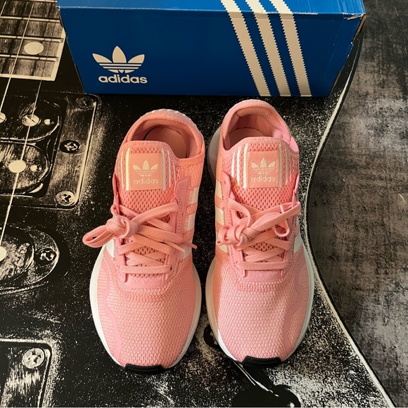 NIB Adidas Swift Run X J - Picture 8 of 15